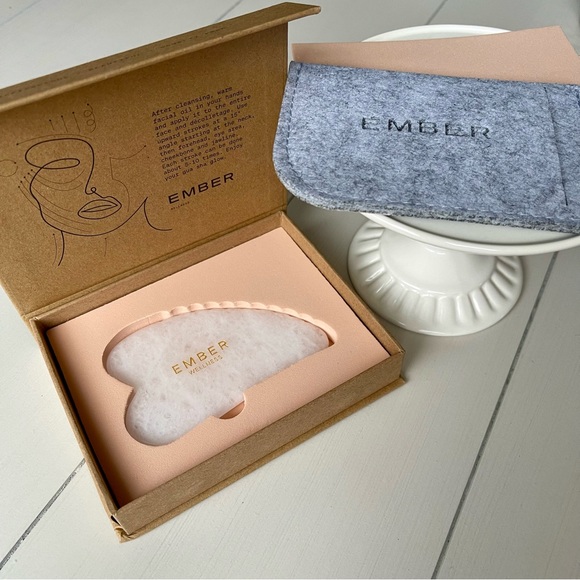 EMBER WELLNESS | 100% NATURAL WHITE JADE | HEART GUA SHA TOOL - Picture 1 of 10